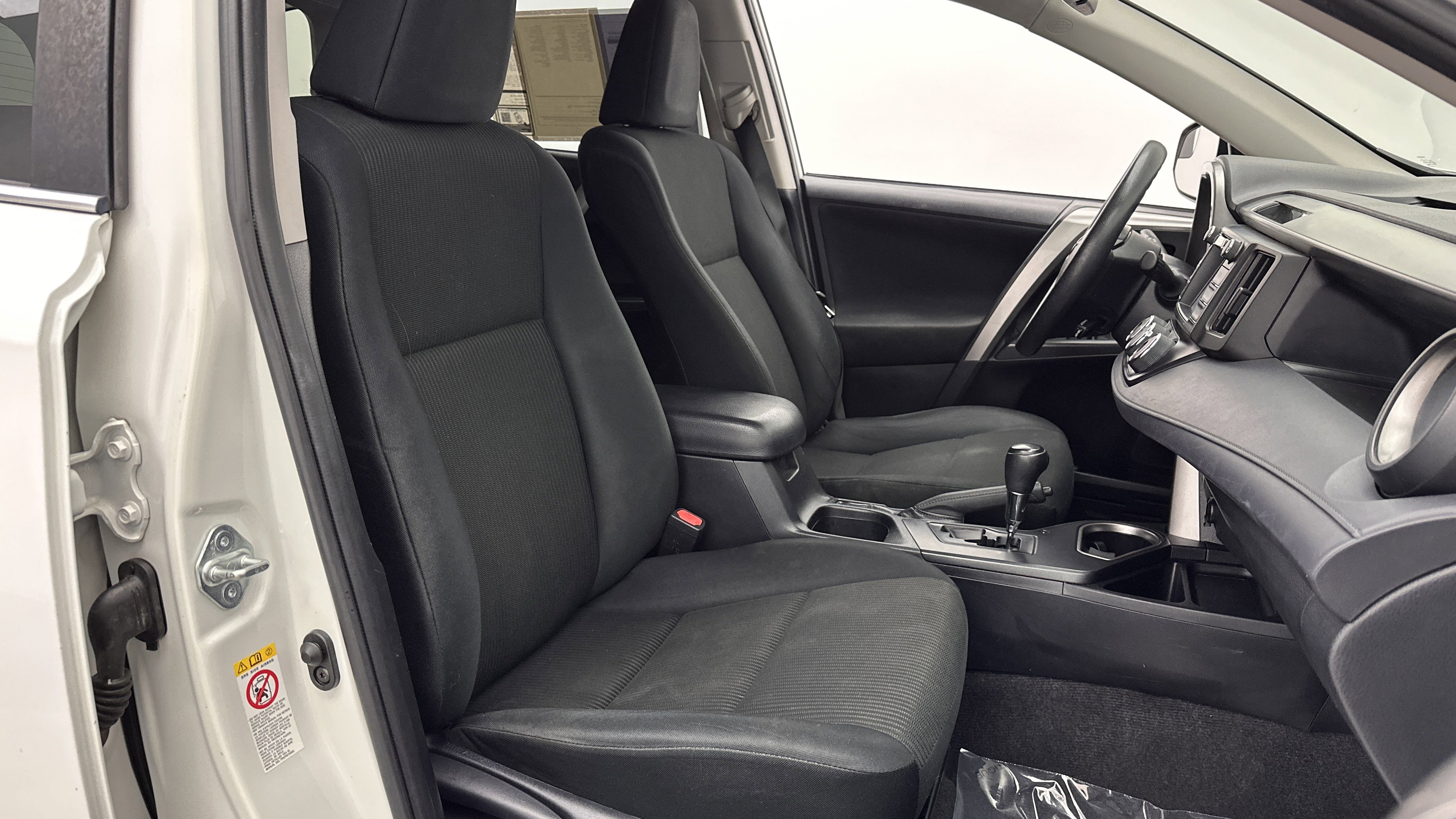 Used 2017 Toyota RAV4 LE FWD image 32