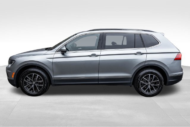 Used 2021 Volkswagen Tiguan SE w/ Panoramic Sunroof Package AWD/4WD image 10