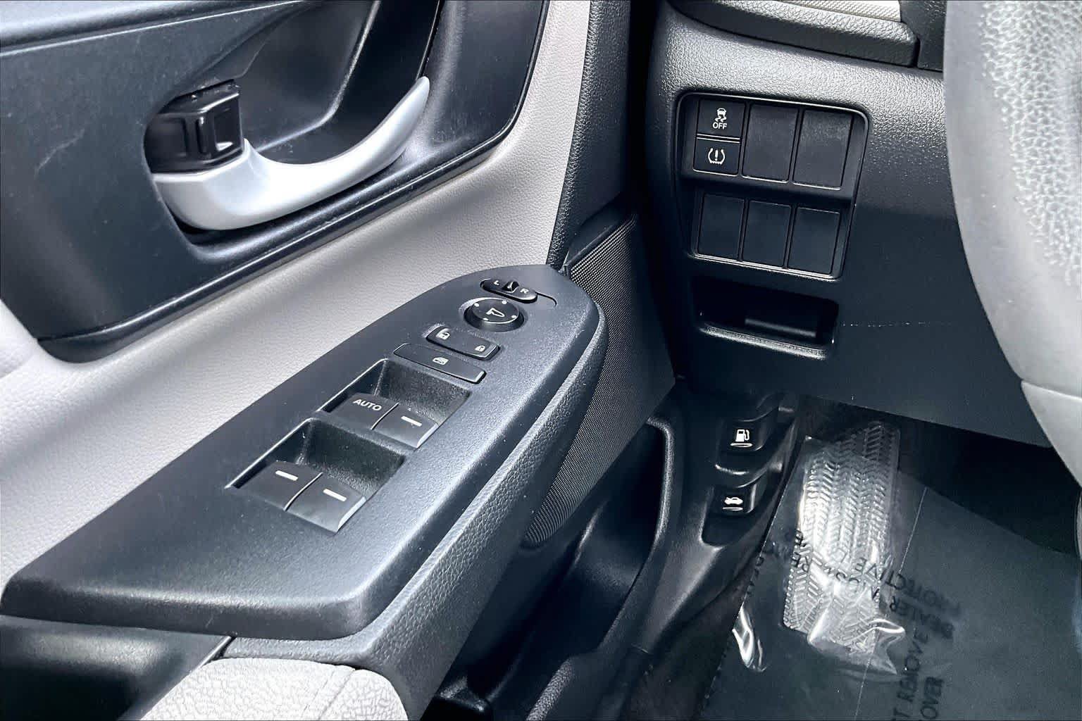 Used 2018 Honda CR-V LX image 32