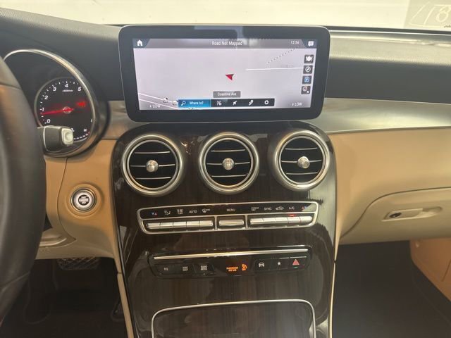 Used 2021 Mercedes-Benz GLC 300 4MATIC image 15