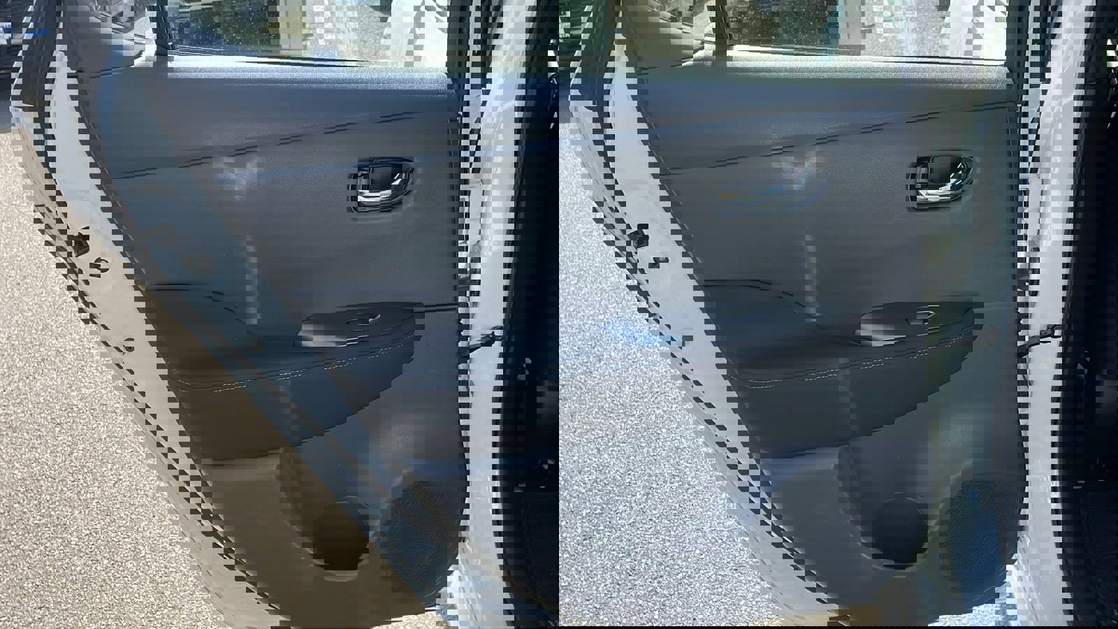 Used 2023 Nissan Leaf S FWD image 21