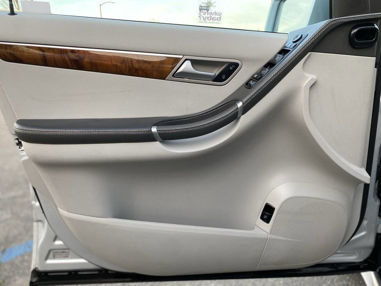 Used 2011 Mercedes-Benz R 350 4MATIC image 9