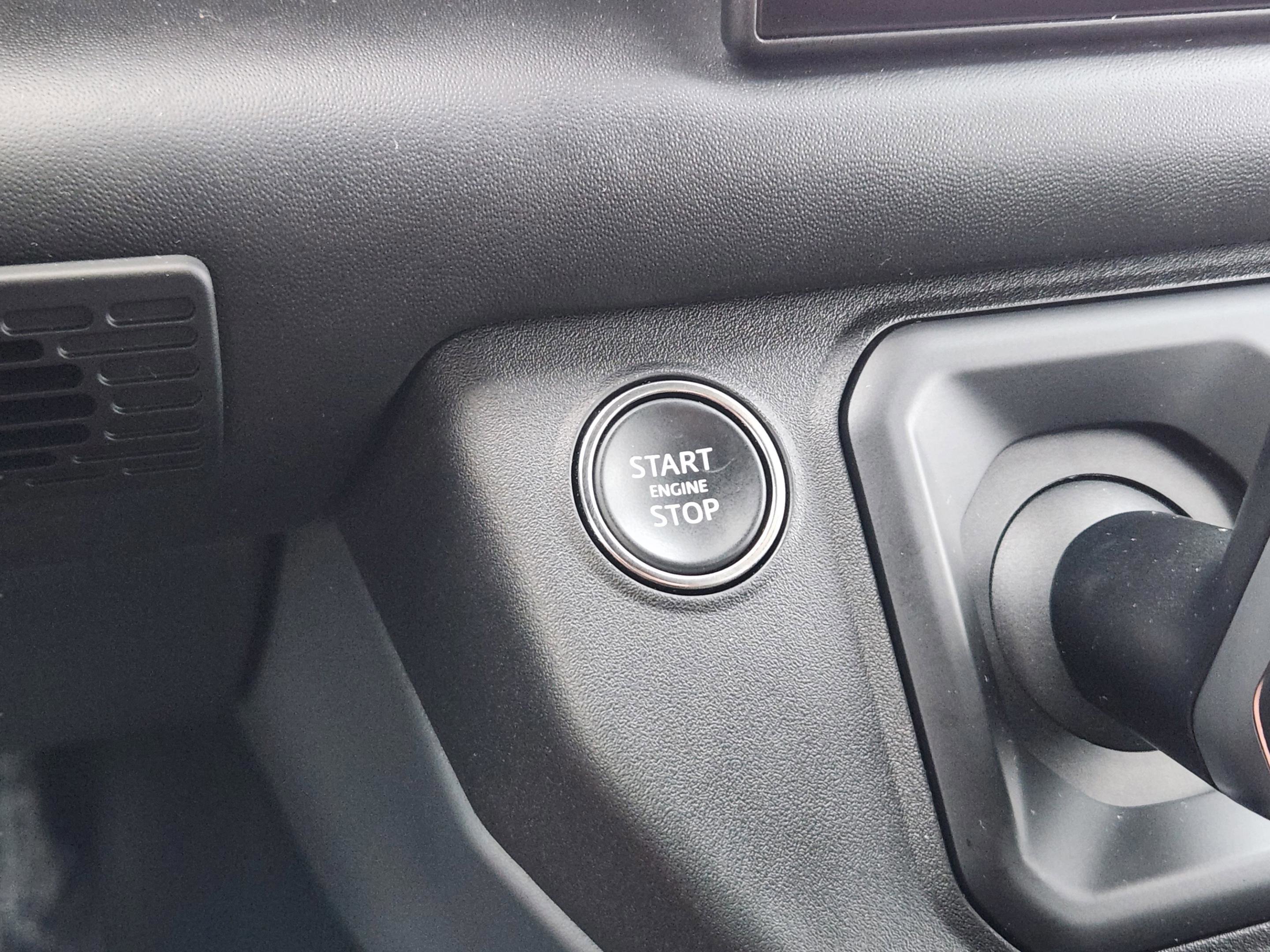 Certified 2025 Land Rover Defender 110 X-Dynamic SE image 20