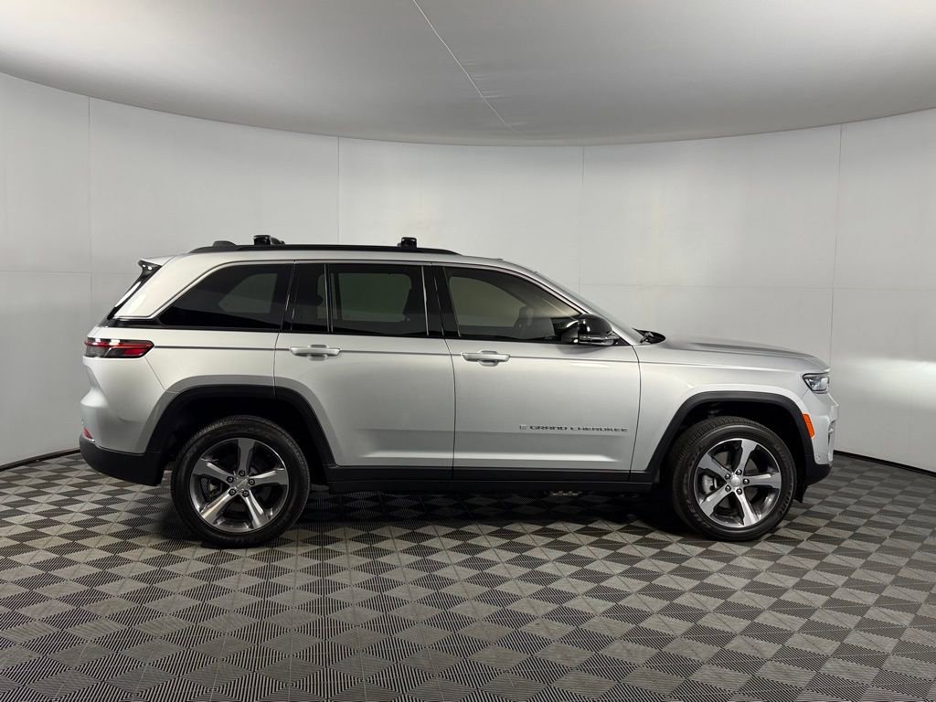 Used 2024 Jeep Grand Cherokee Limited 4xe w/ Luxury Tech Group II image 4