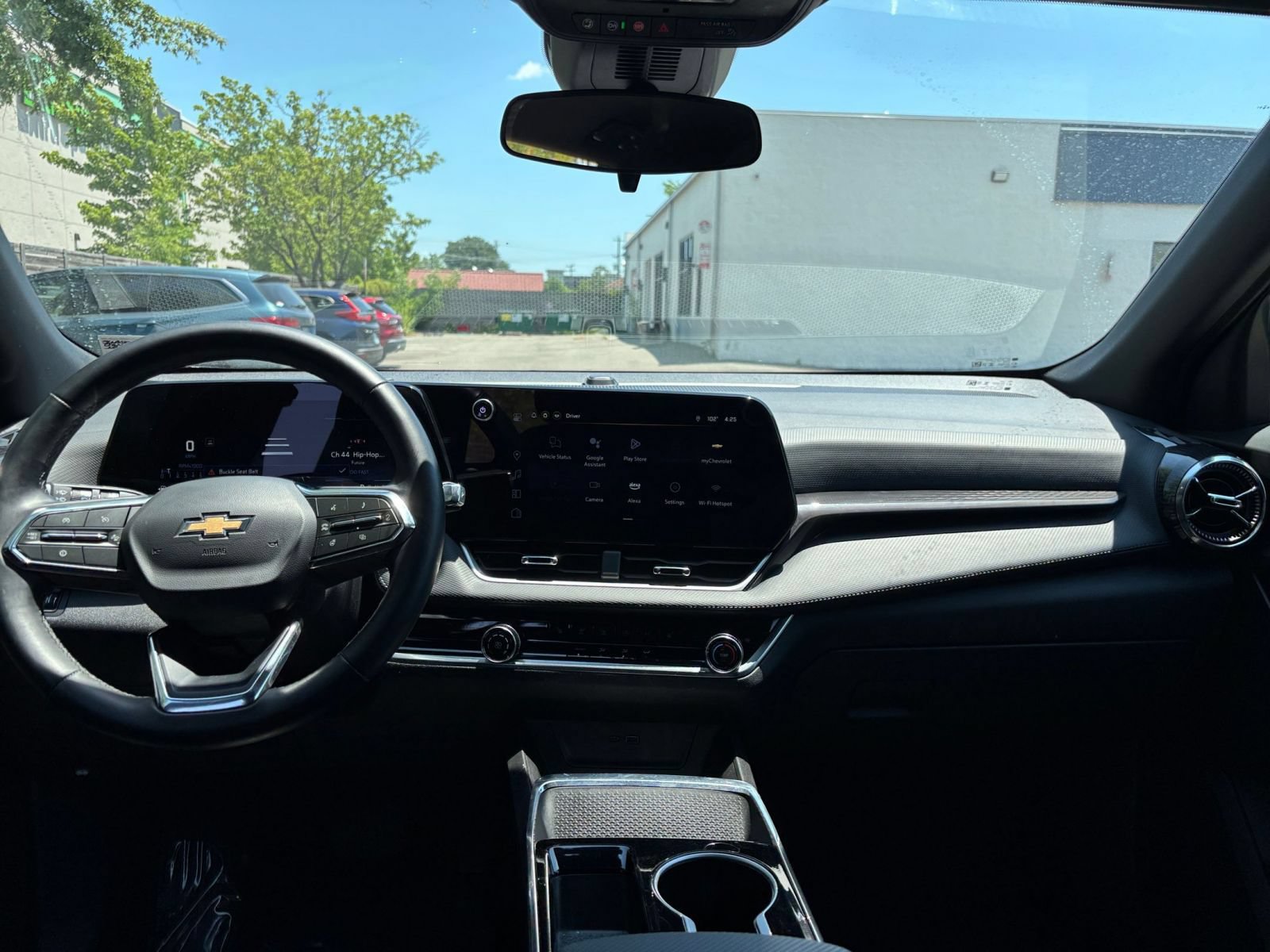 Used 2025 Chevrolet Equinox LT FWD image 34