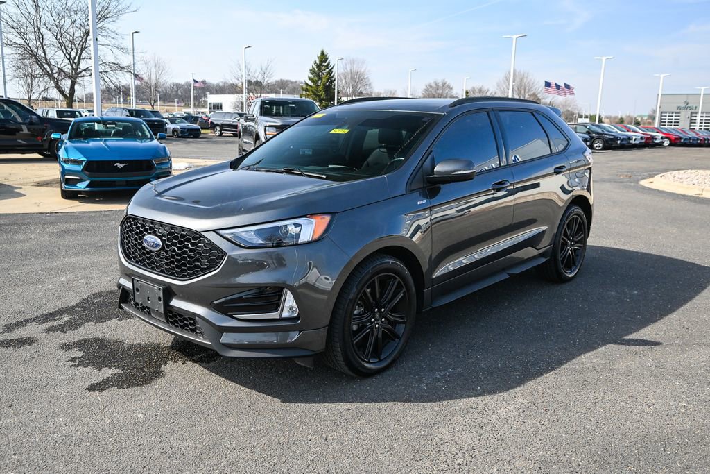 Used 2020 Ford Edge ST-Line w/ Cold Weather Package image 9