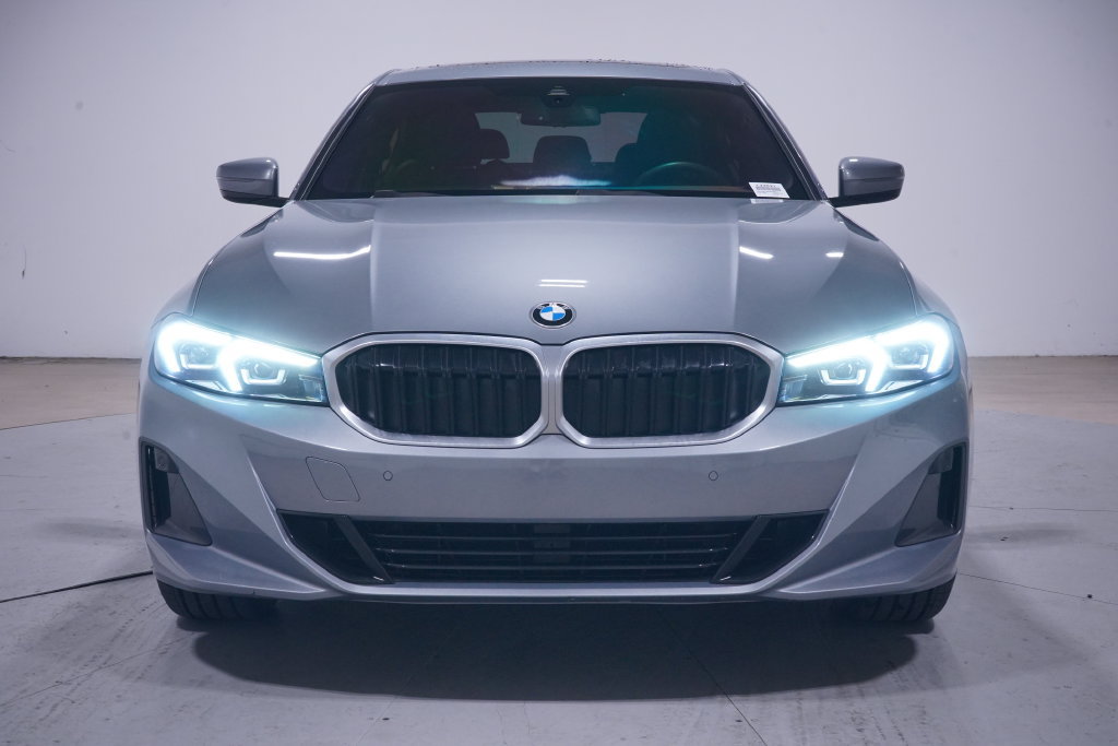 Used 2024 BMW 330i Sedan w/ Convenience Package RWD image 4
