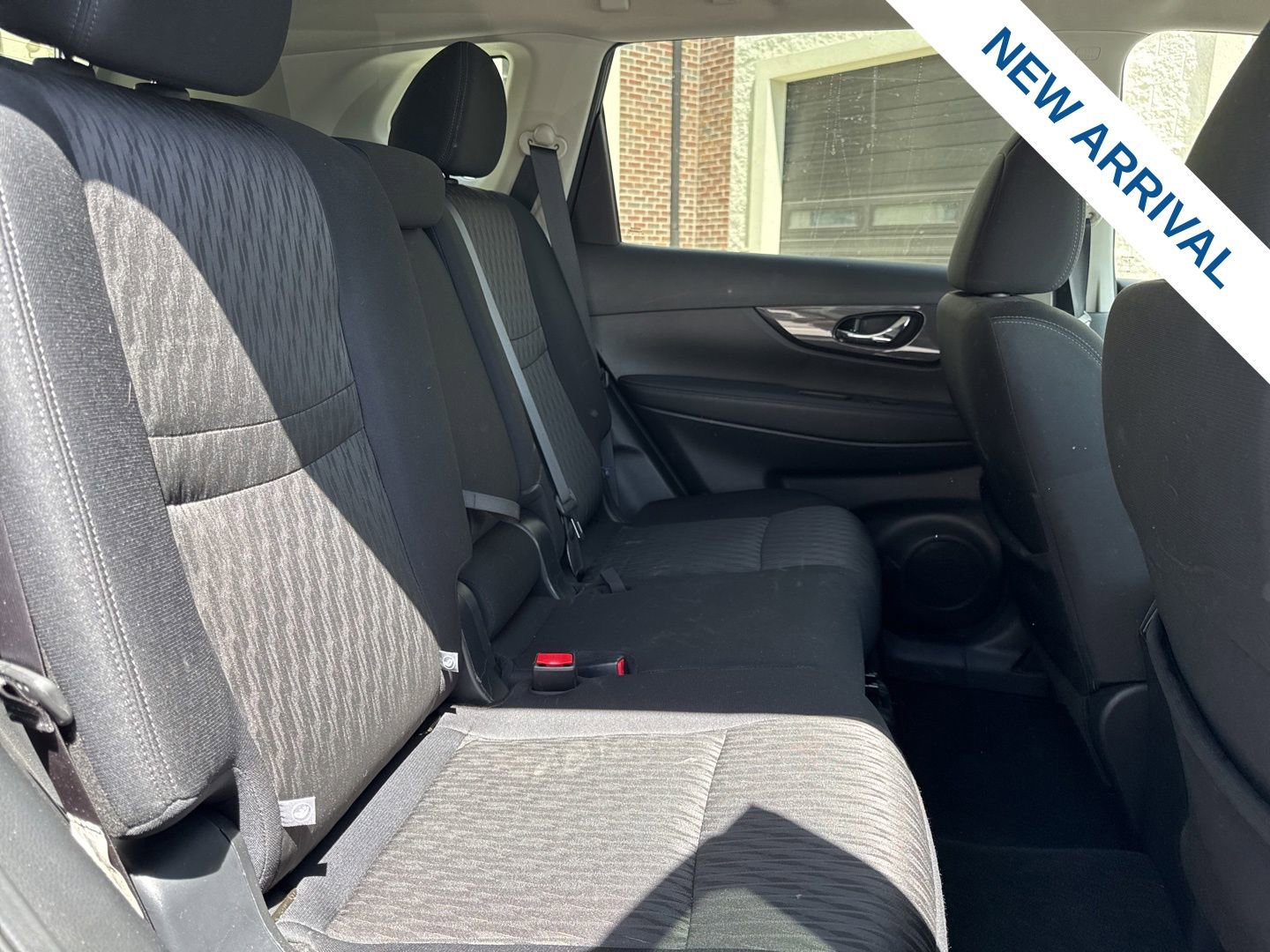 Used 2020 Nissan Rogue SV image 11