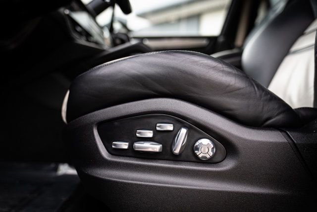 Used 2021 Porsche Cayenne GTS image 46