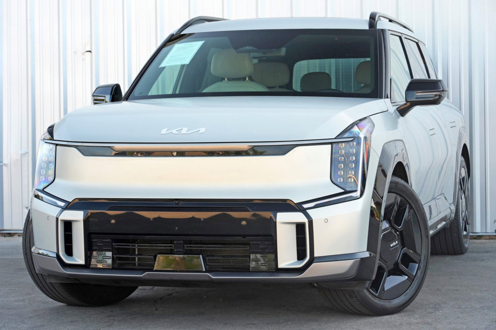 Used 2024 Kia EV9 GT-Line image 3