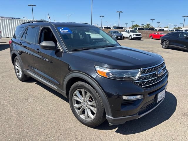 Used 2023 Ford Explorer XLT w/ Equipment Group 202A RWD image 4