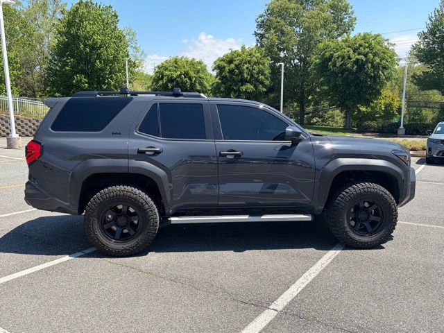 Used 2025 Toyota 4Runner SR5 AWD/4WD image 7