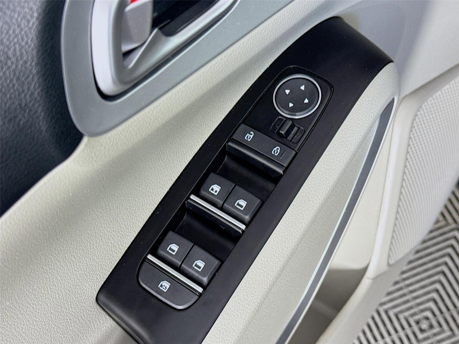 Certified 2025 Kia Soul LX w/ LX Technology Package FWD image 18