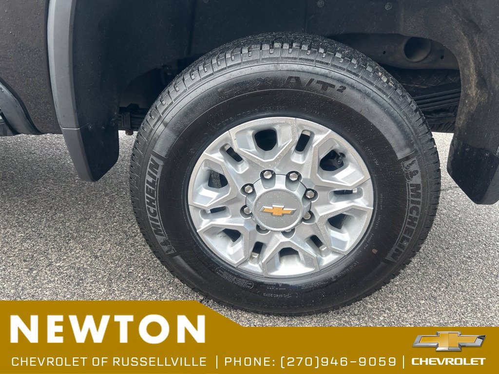Used 2025 Chevrolet Silverado 2500 LT w/ Safety Package AWD/4WD image 40