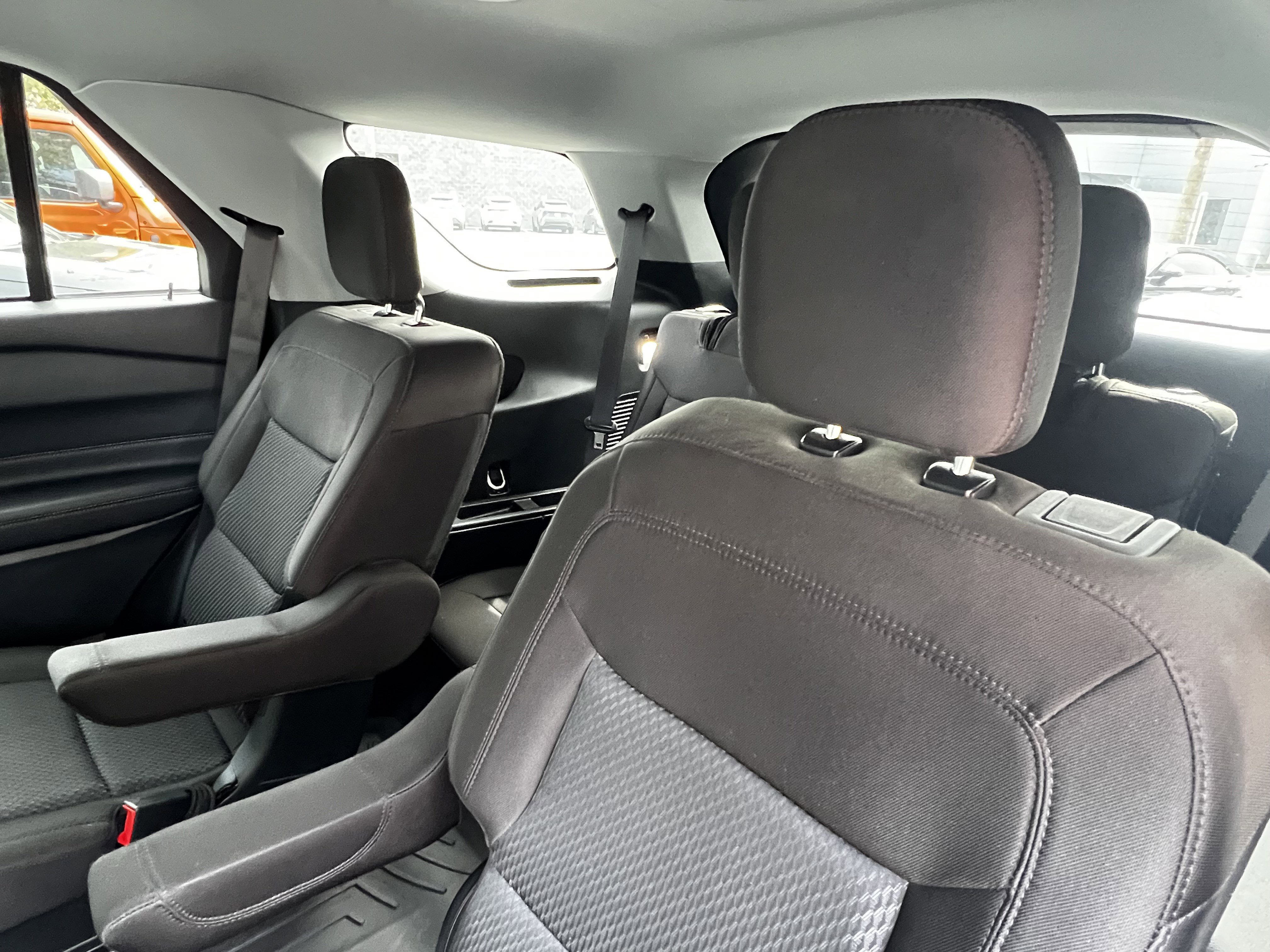 Used 2023 Ford Explorer XLT image 33