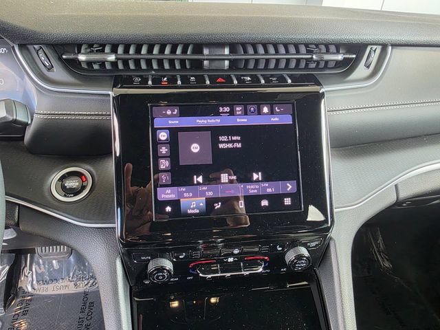 Used 2025 Jeep Grand Cherokee Laredo X w/ Luxury Tech Group I AWD/4WD image 28
