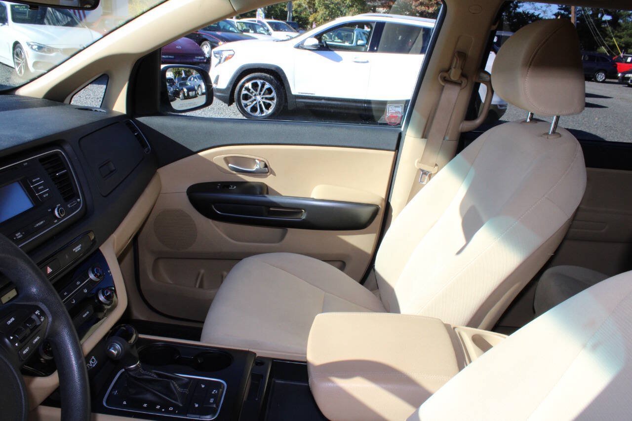 Used 2015 Kia Sedona LX w/ LX Convenience Package FWD image 14
