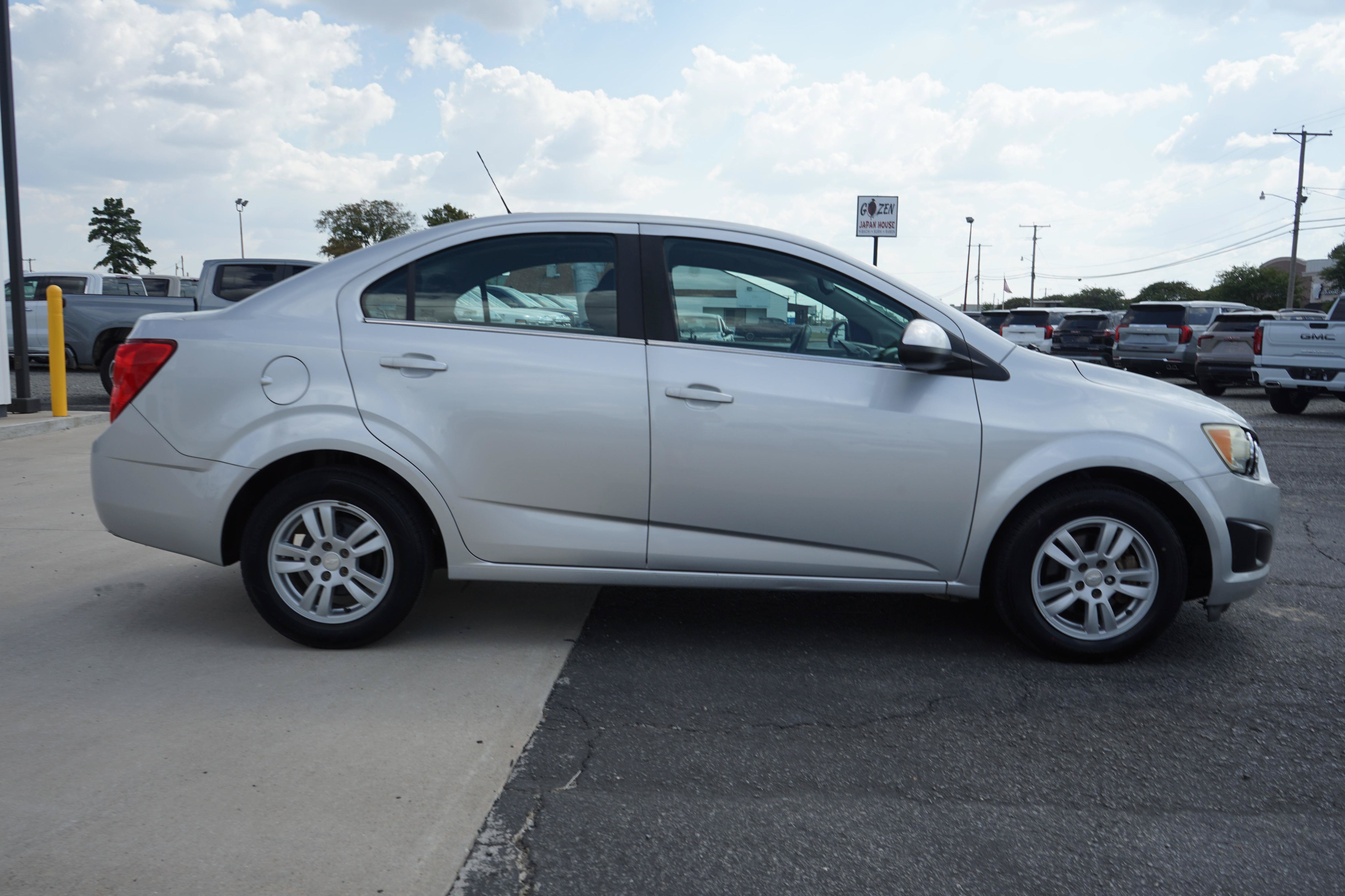 Used 2015 Chevrolet Sonic LT FWD image 6