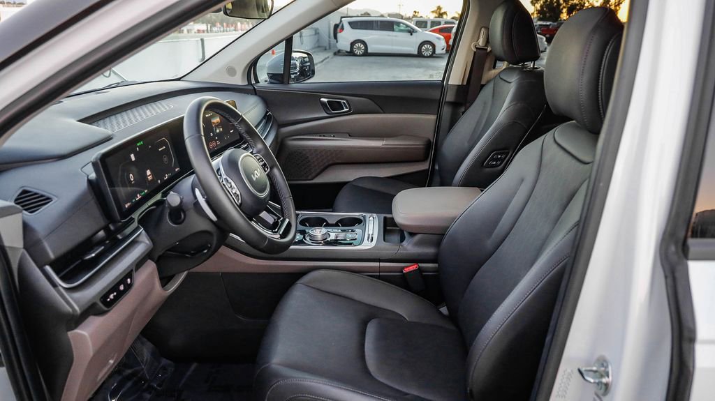Used 2026 Kia Carnival SX image 19
