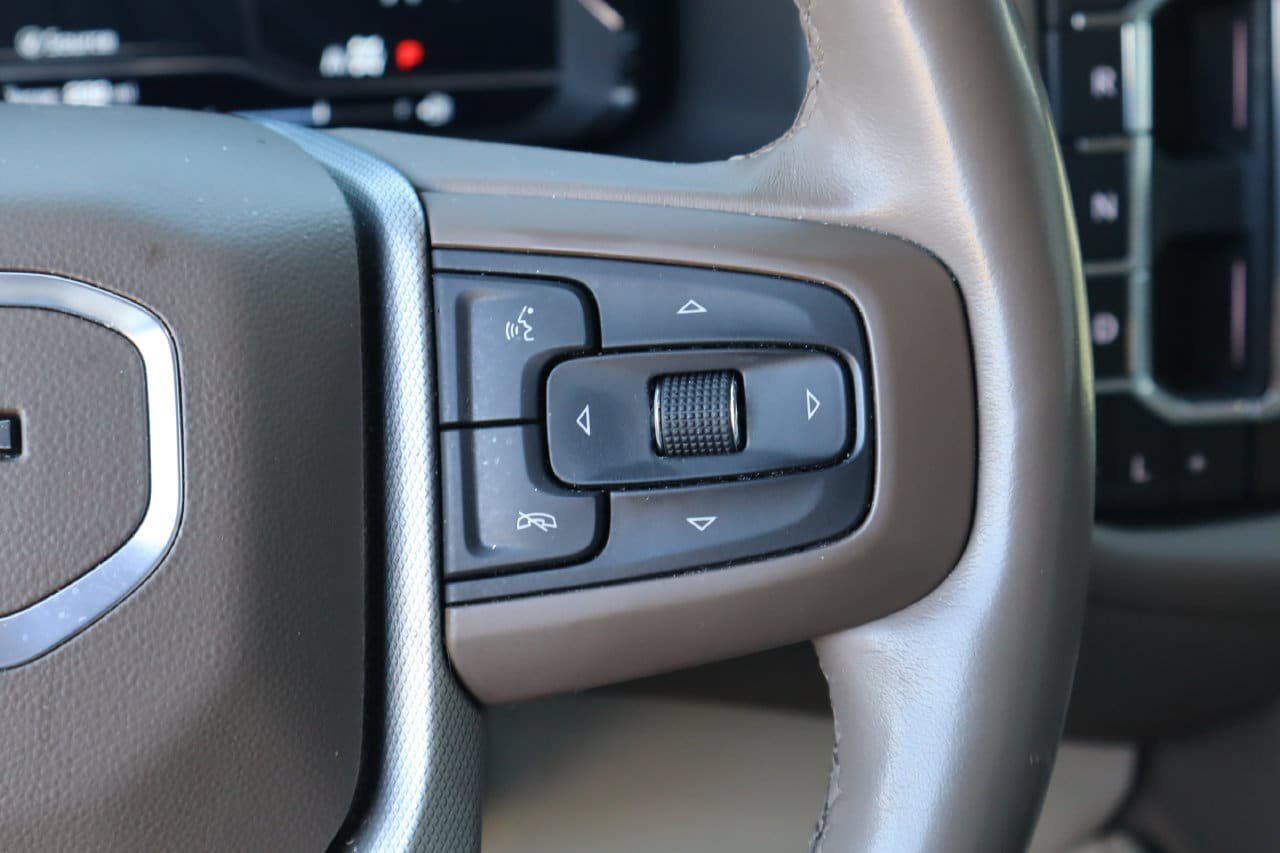 Used 2024 GMC Yukon XL Denali w/ Advanced Technology Package AWD/4WD image 15