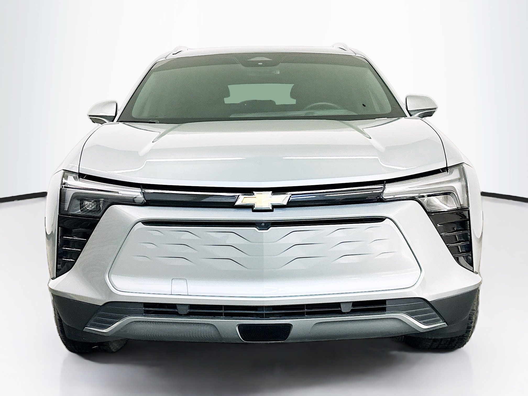 Used 2024 Chevrolet Blazer EV LT image 2