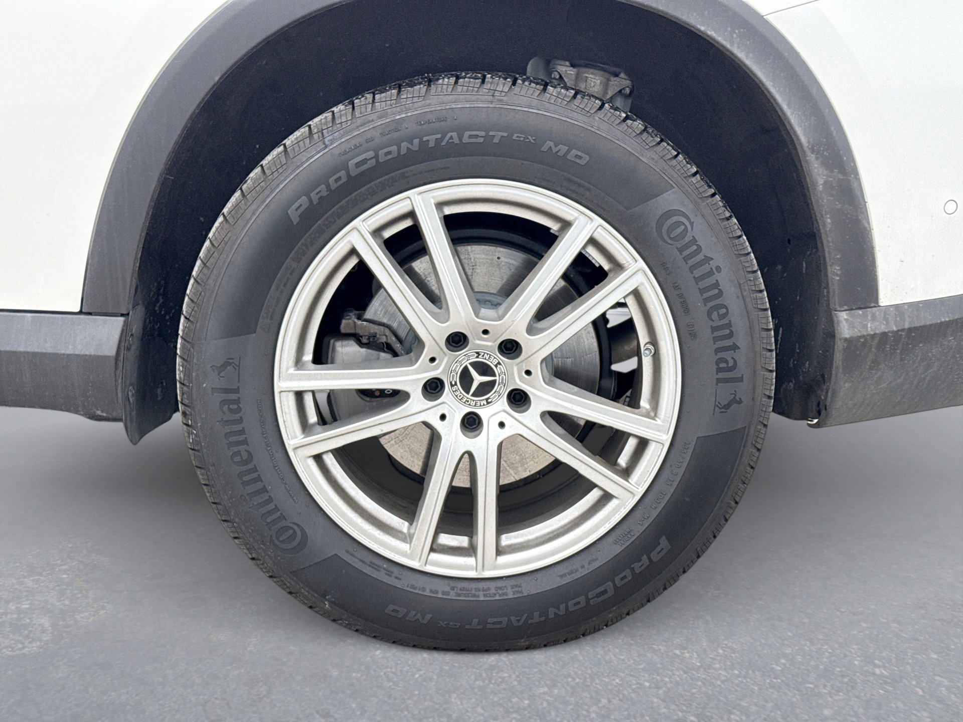 Used 2025 Mercedes-Benz GLC 300 4MATIC image 26