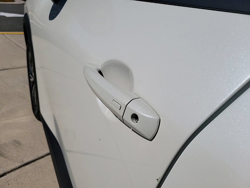 Used 2023 Nissan Rogue SV AWD/4WD image 9