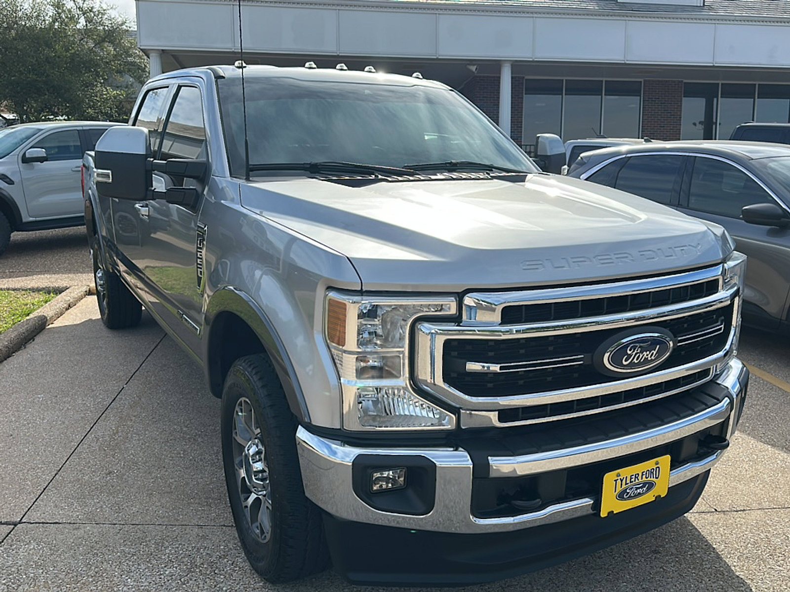 Used 2022 Ford F250 Lariat w/ Lariat Ultimate Package image 4