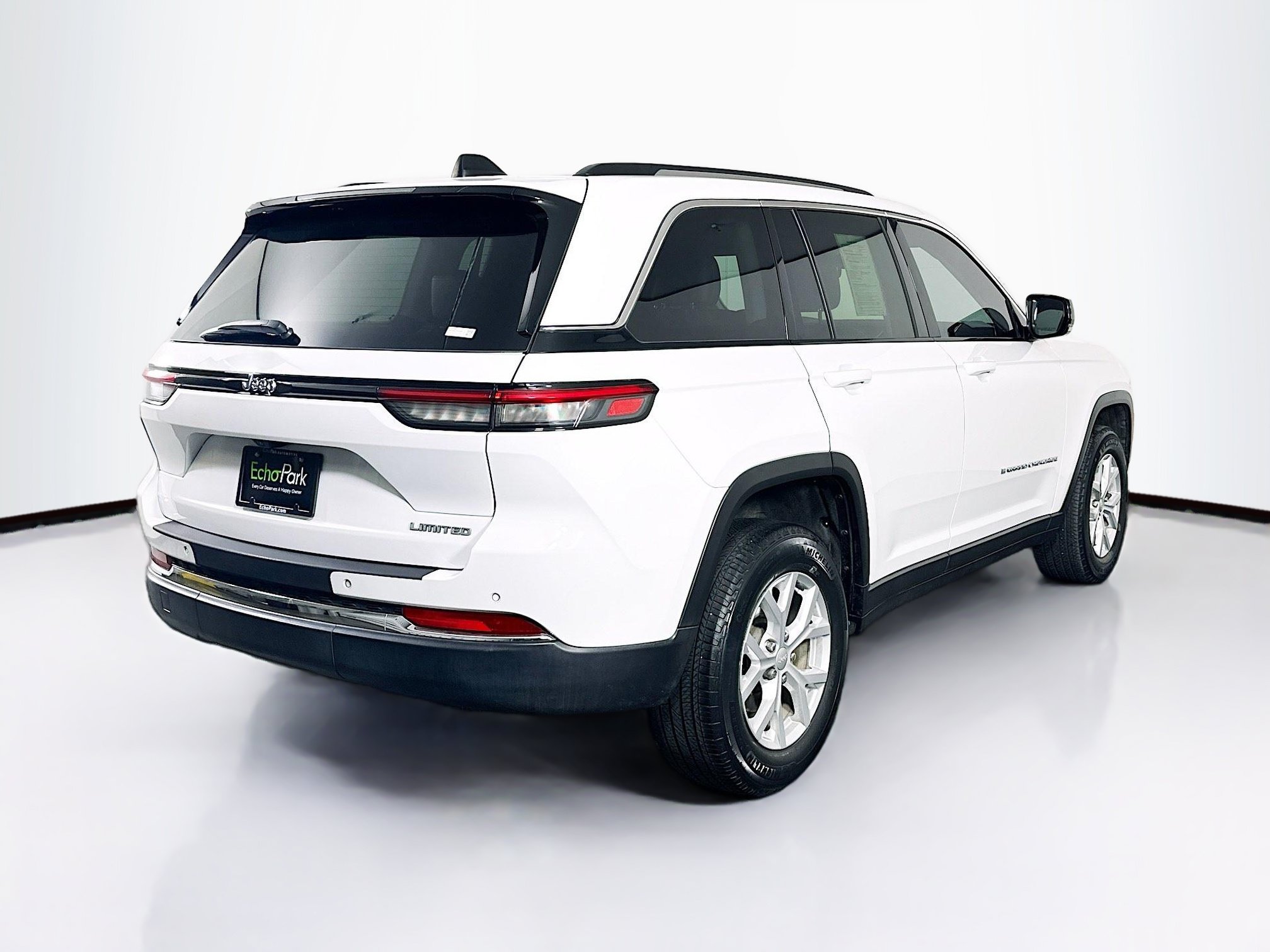 Used 2023 Jeep Grand Cherokee Limited RWD image 9