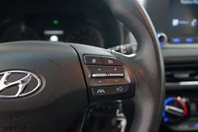 Used 2022 Hyundai Kona SE image 29
