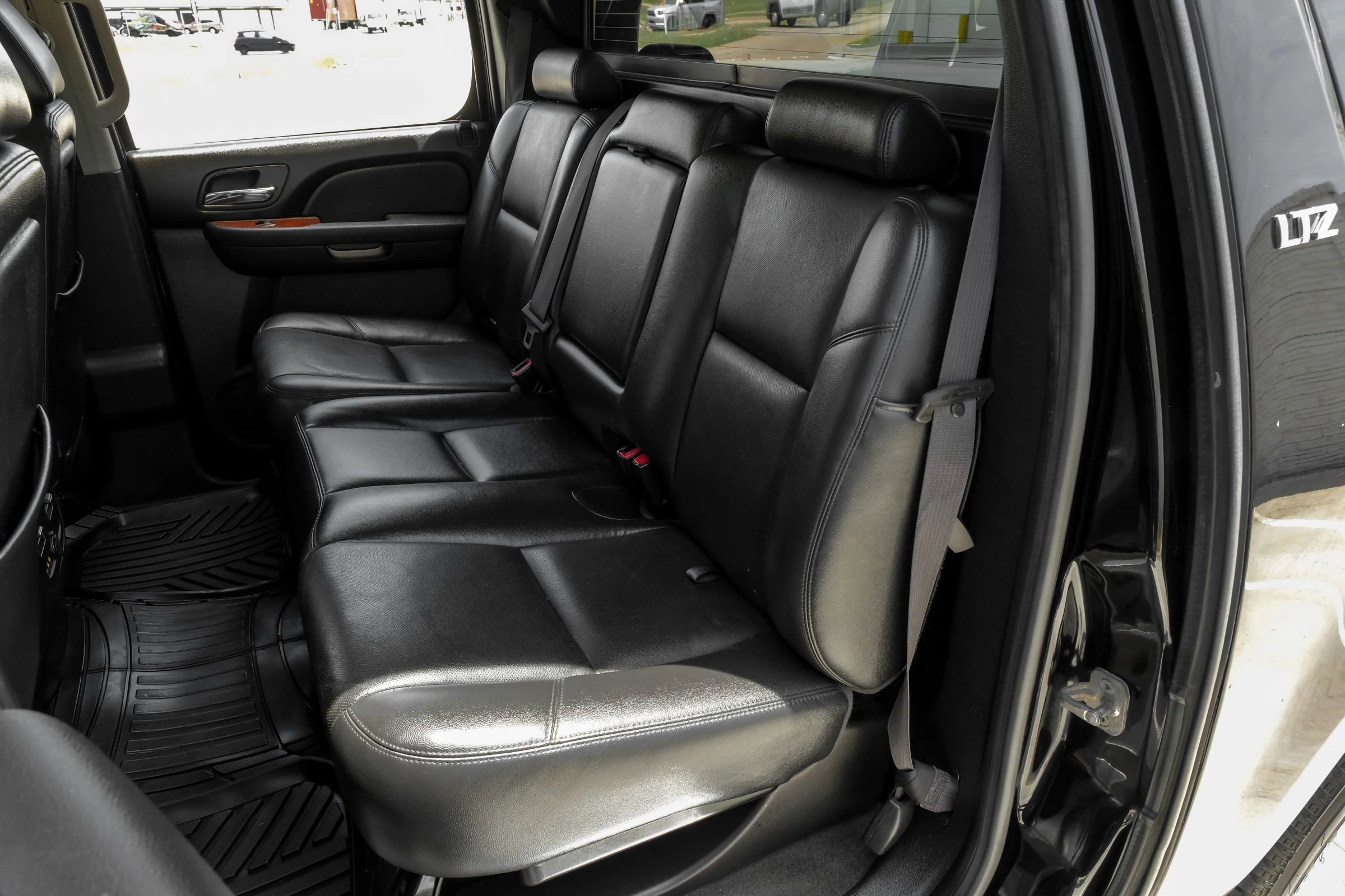 Used 2012 Chevrolet Avalanche LTZ RWD image 39