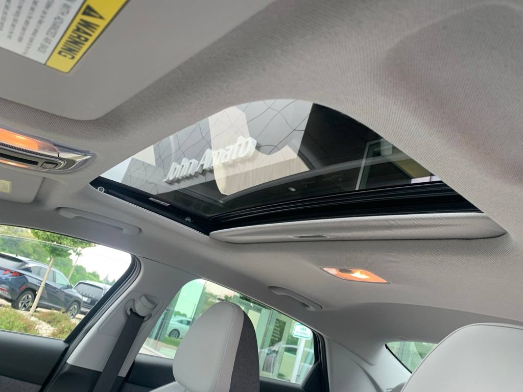 Certified 2024 Hyundai Elantra Limited FWD image 27