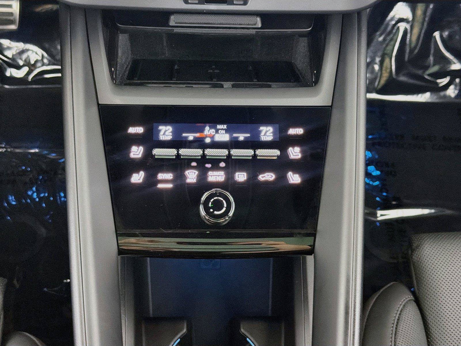Certified 2025 Porsche Macan 4S Electric AWD/4WD image 20