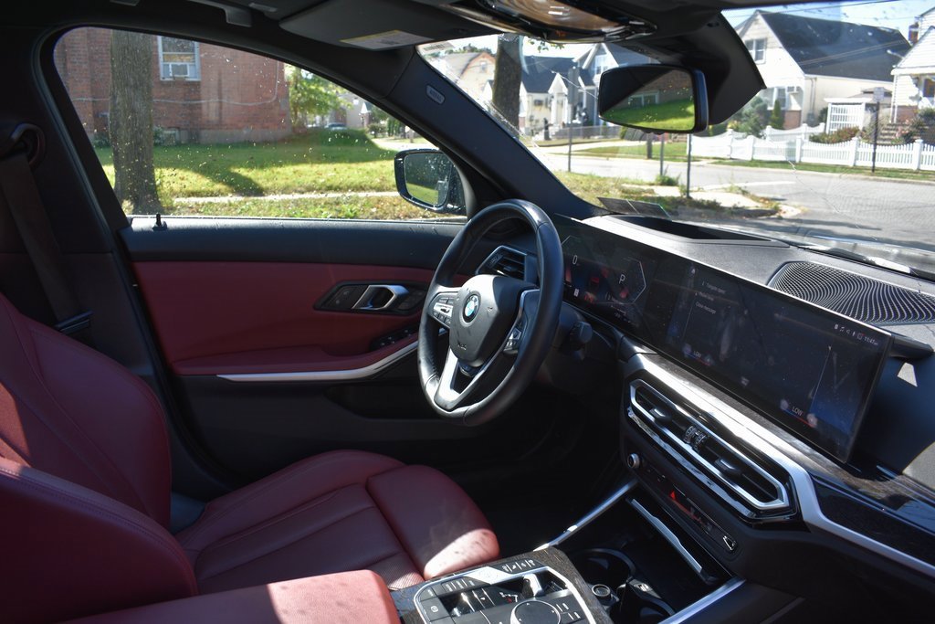 Used 2024 BMW 330i xDrive Sedan w/ Premium Package image 19