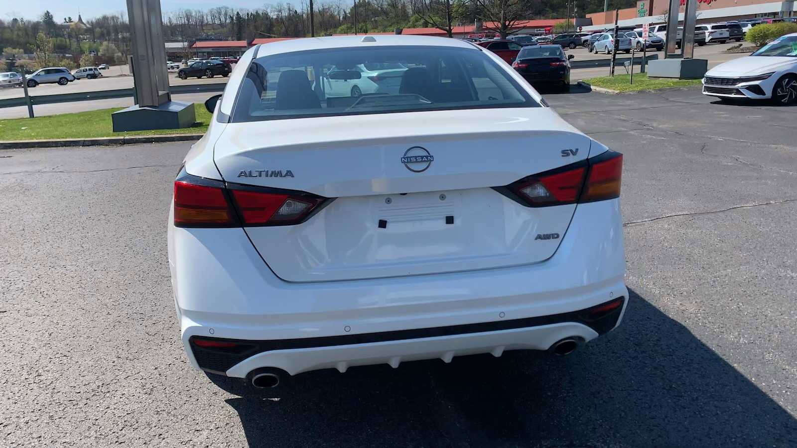 Used 2024 Nissan Altima 2.5 SV w/ SV Premium Package image 7