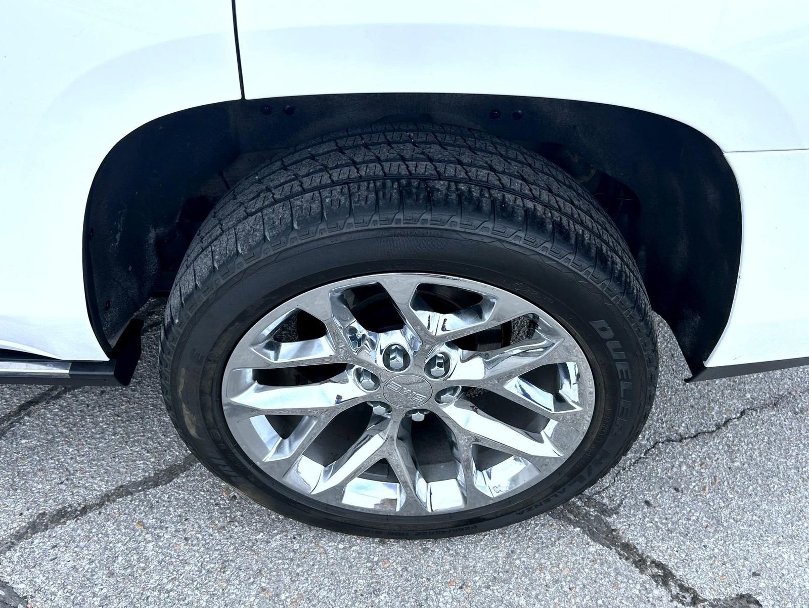 Used 2020 GMC Yukon Denali w/ Denali Premium Package AWD/4WD image 24