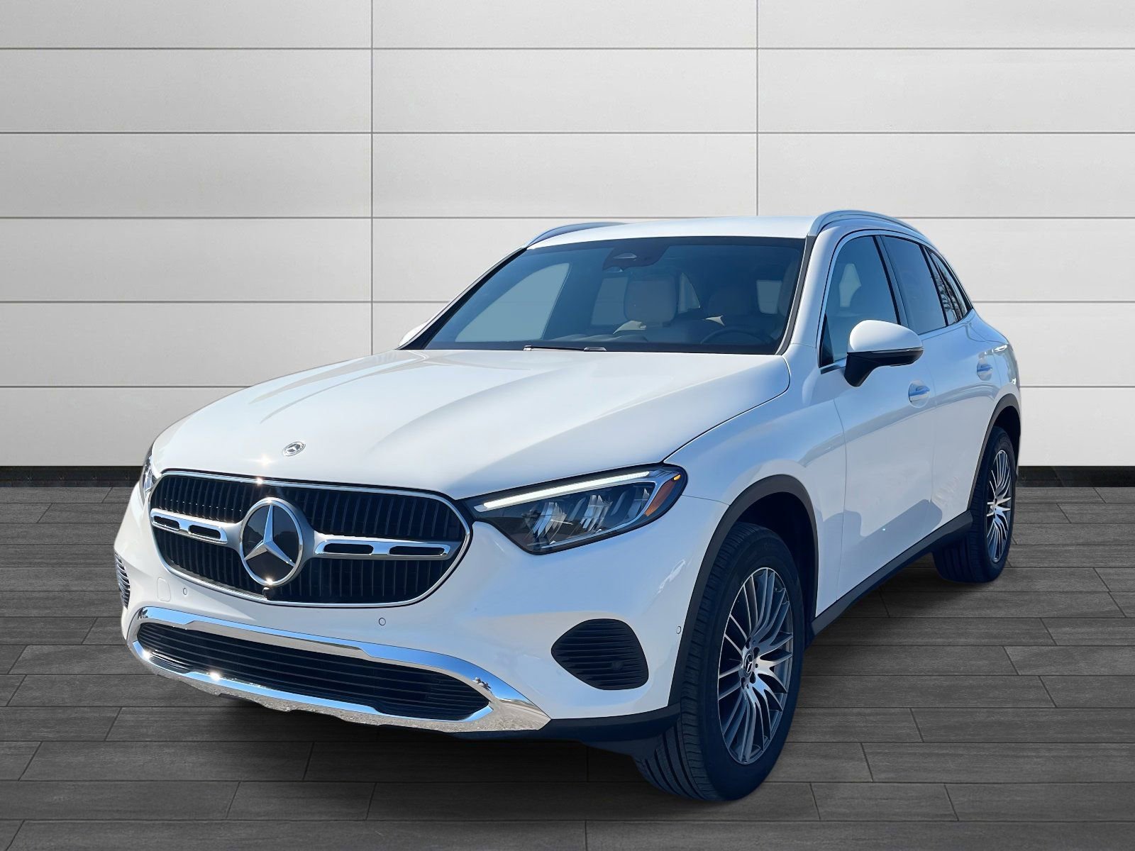 Certified 2025 Mercedes-Benz GLC 300 image 6
