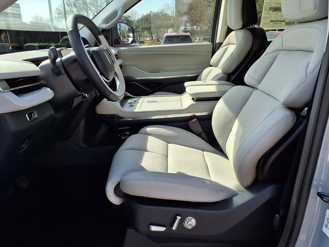 New 2026 Lincoln Navigator L Premier image 7
