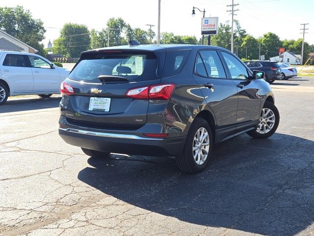 Used 2018 Chevrolet Equinox LS image 2