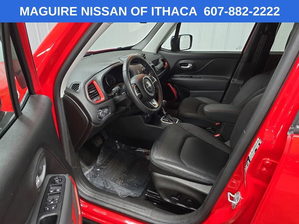 Used 2023 Jeep Renegade Trailhawk w/ Trailhawk Elite Group AWD/4WD image 29