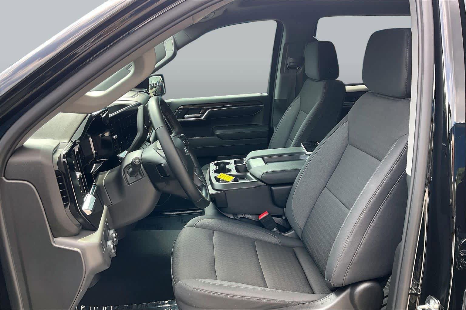 Used 2024 Chevrolet Silverado 1500 RST RWD image 9