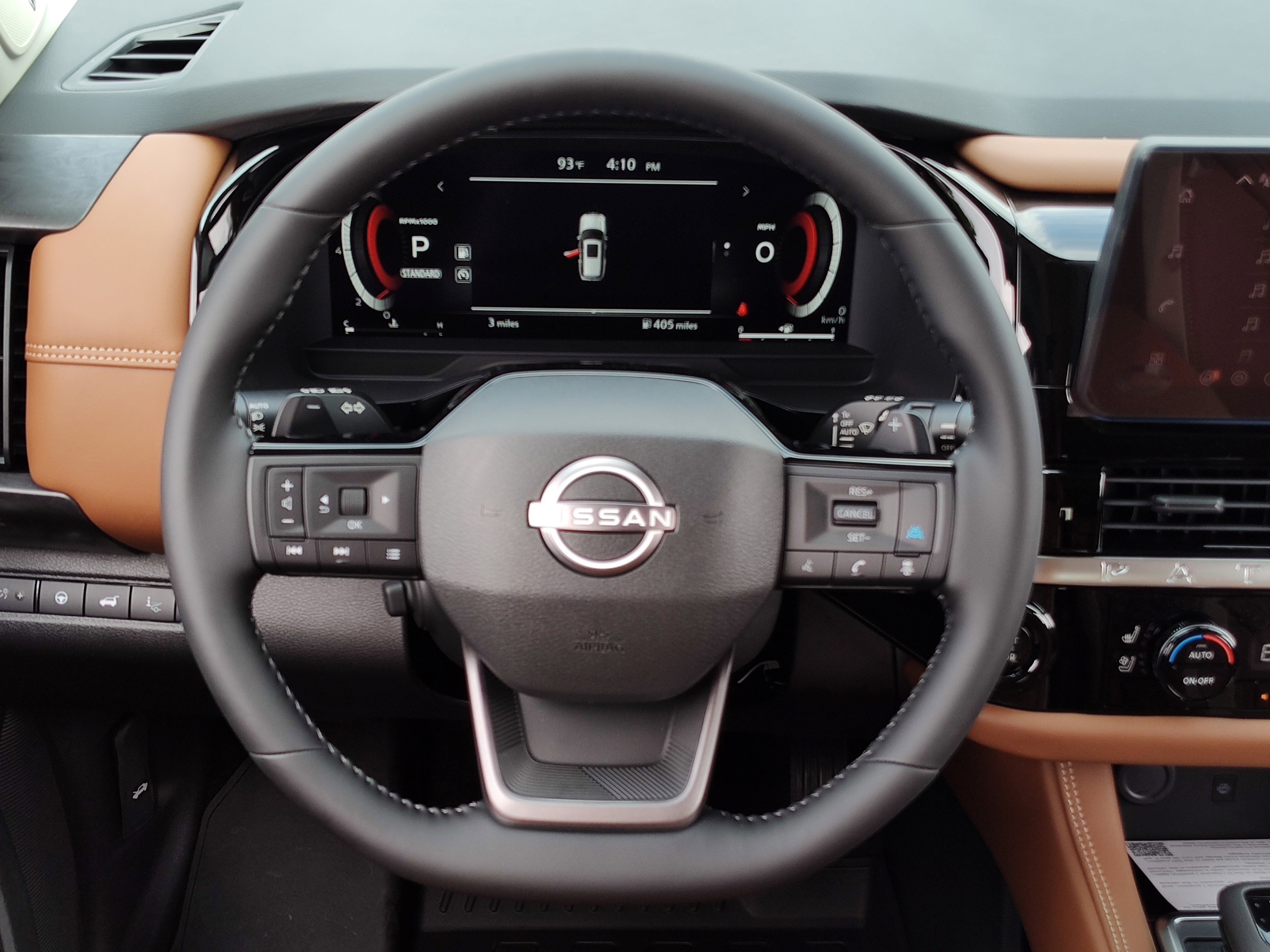 New 2026 Nissan Pathfinder Platinum FWD image 8