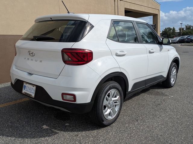 New 2026 Hyundai Venue SE FWD image 4