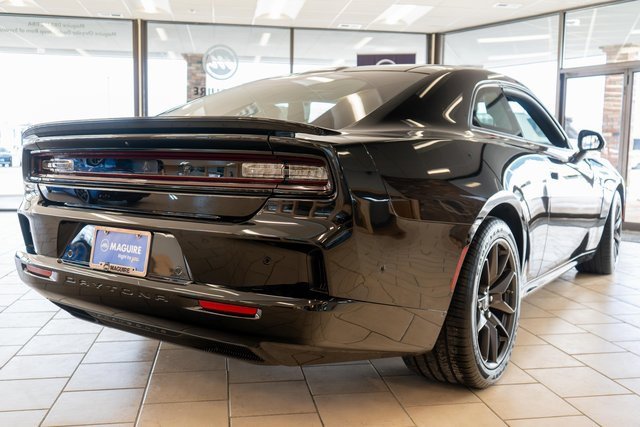 Used 2025 Dodge Charger R/T Scat Pack w/ Track Pack image 7