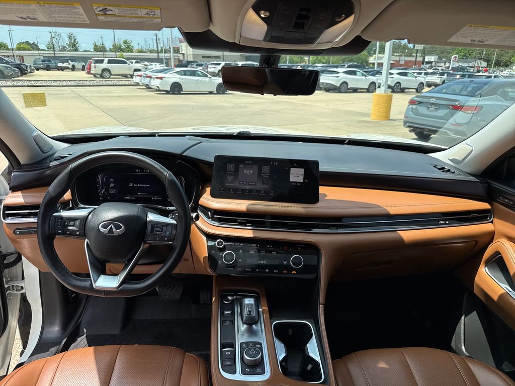 Used 2023 INFINITI QX60 Sensory w/ Vision Package AWD/4WD image 22