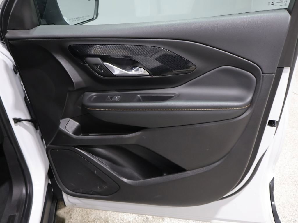 Used 2024 GMC Terrain AT4 image 24