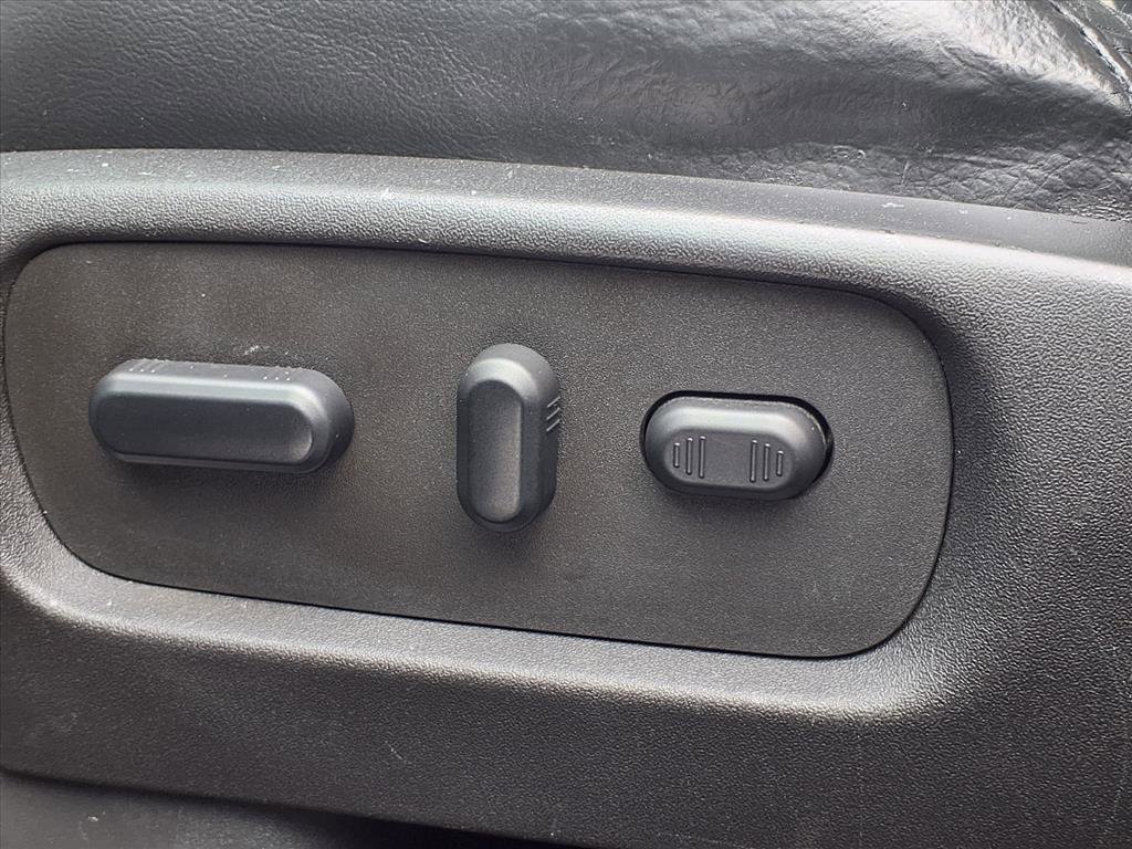 Used 2014 Ford Explorer XLT w/ Equipment Group 202A image 24