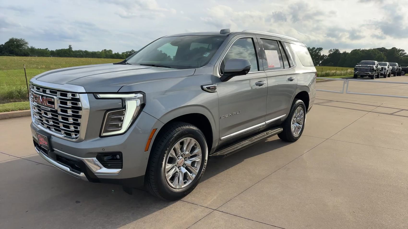 Certified 2025 GMC Yukon Denali AWD/4WD image 5