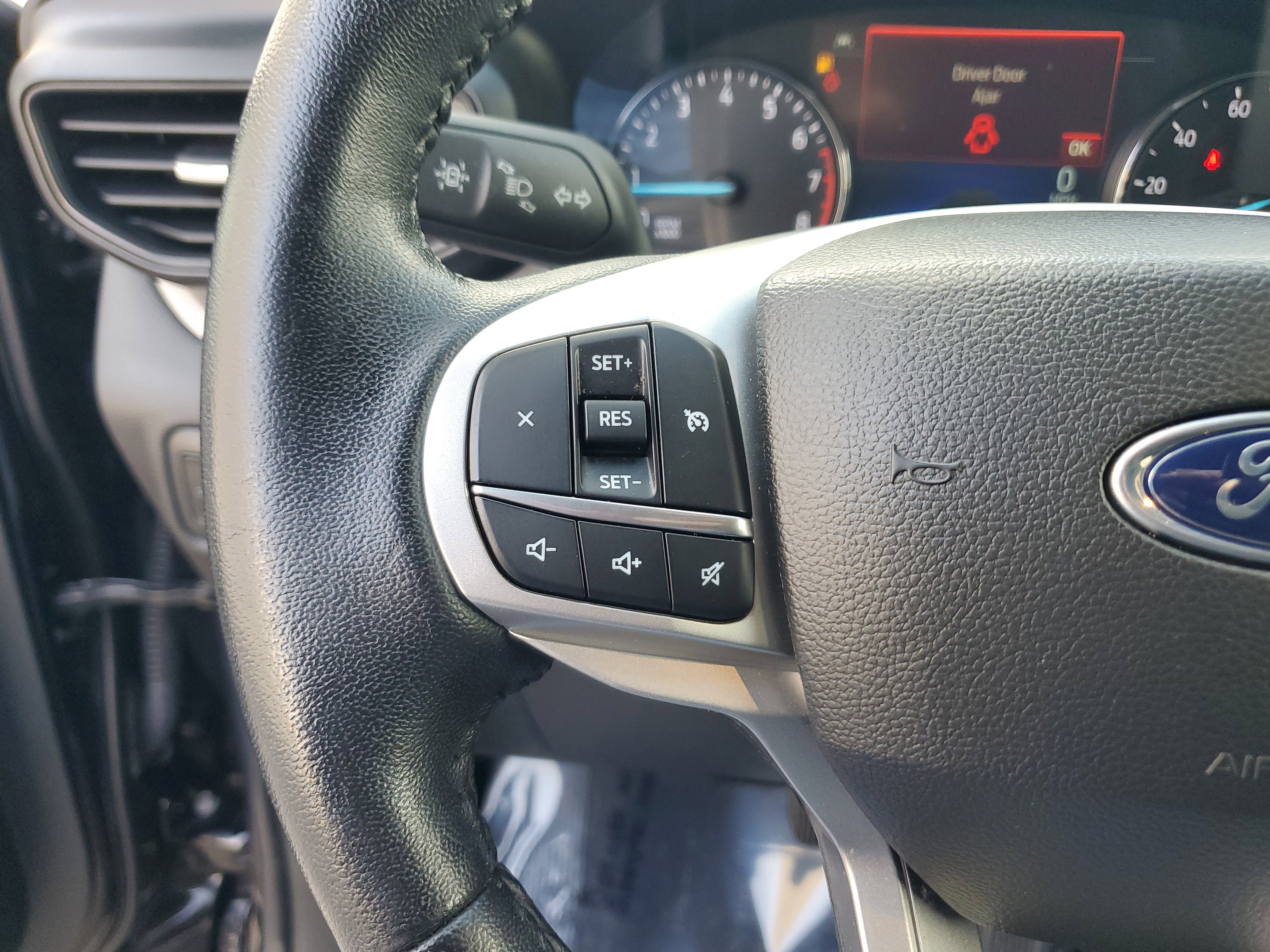 Used 2023 Ford Explorer XLT image 23