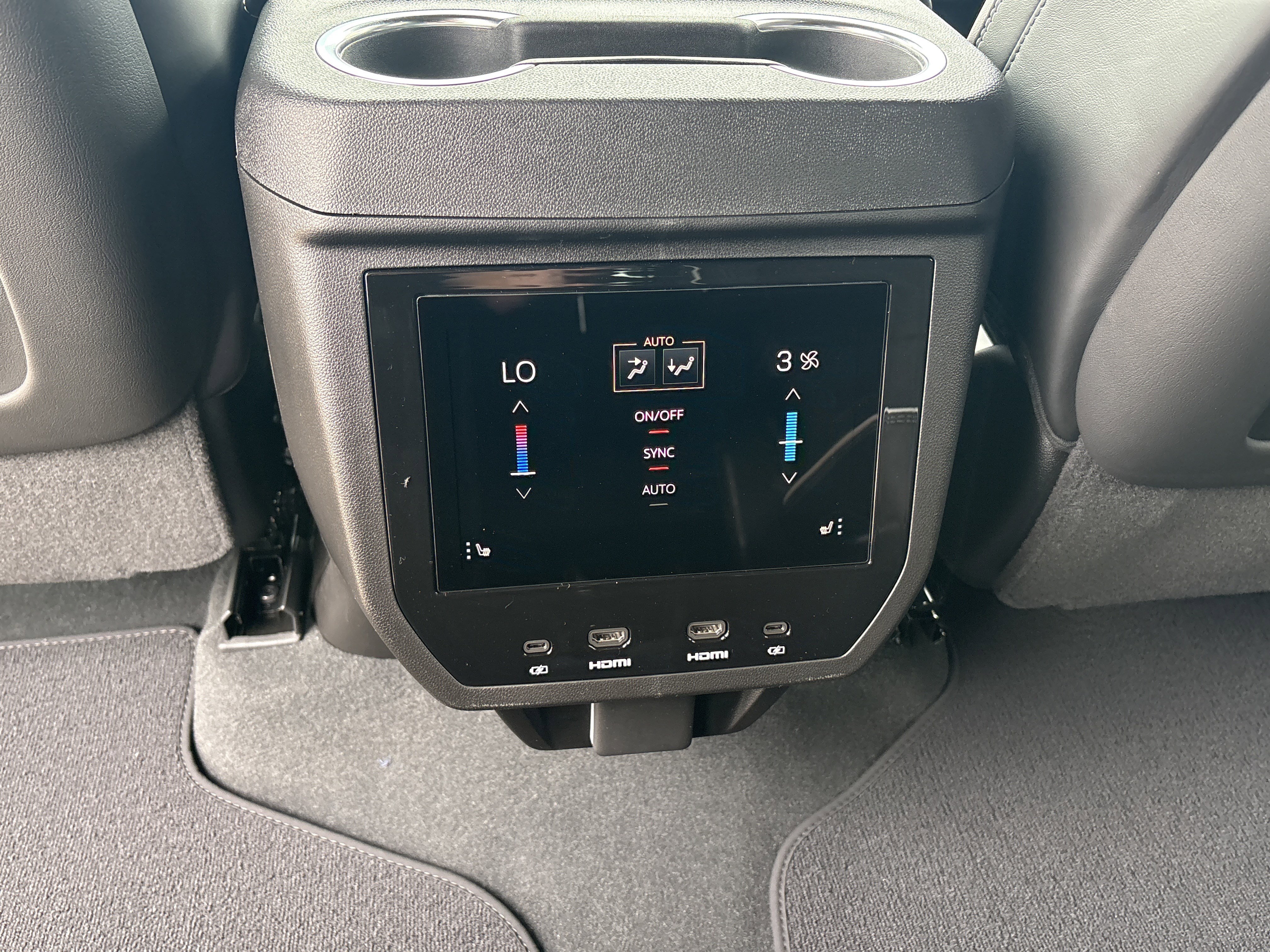 New 2026 GMC Yukon XL AT4 Ultimate AWD/4WD image 15